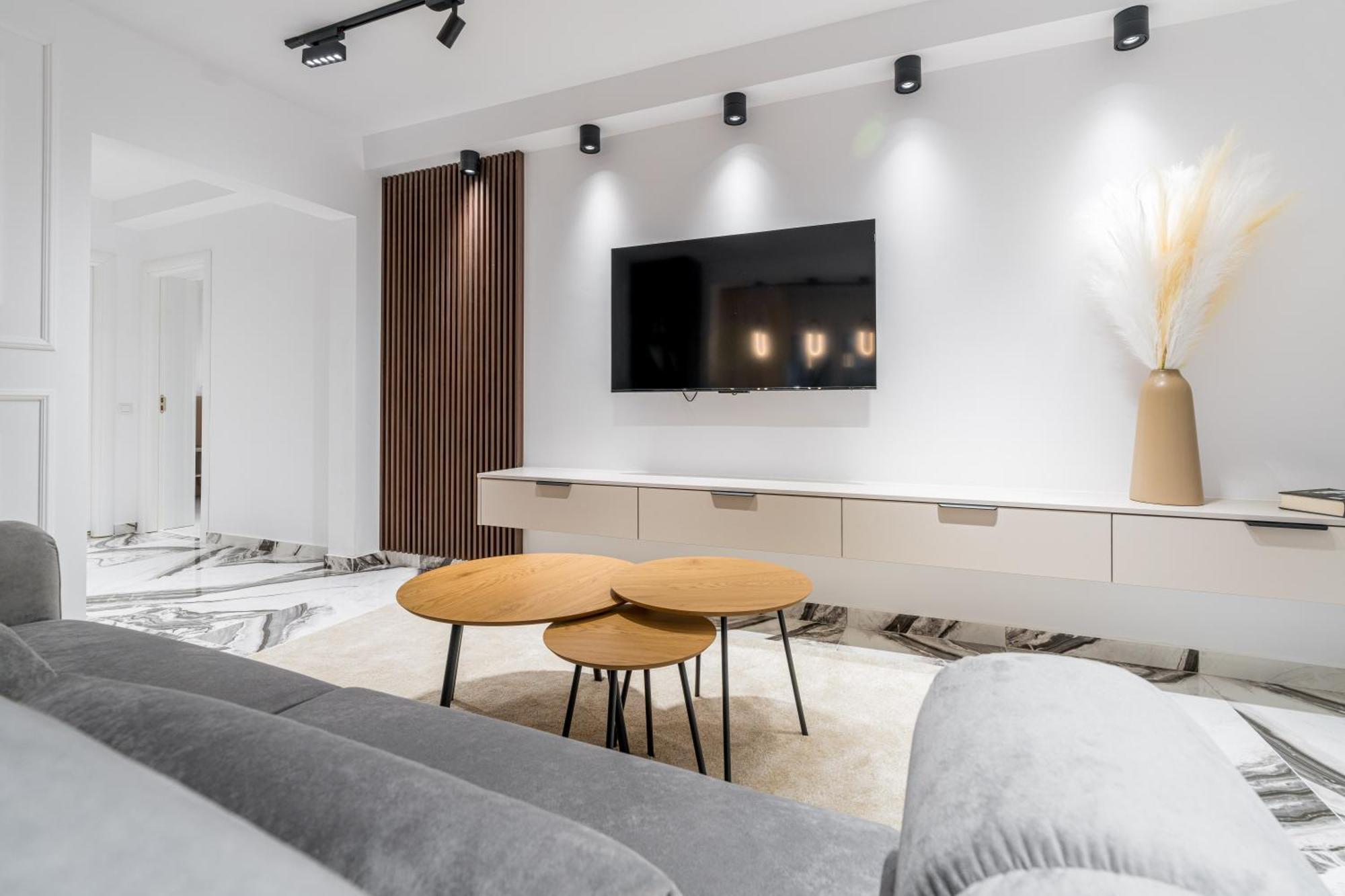 Ultra-modern Luxury - Spacious & Elegant *