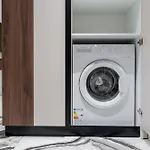 Ultra-Modern Luxury Apartment - Spacious & Elegant